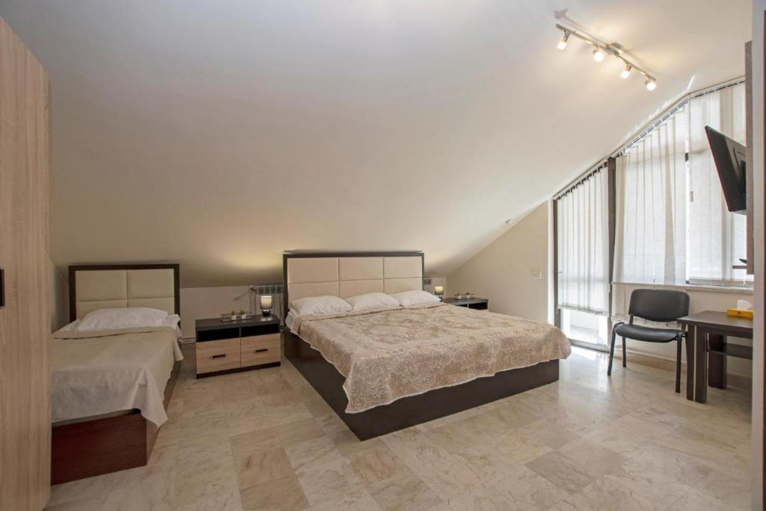 Hotel Season Erévan Extérieur photo