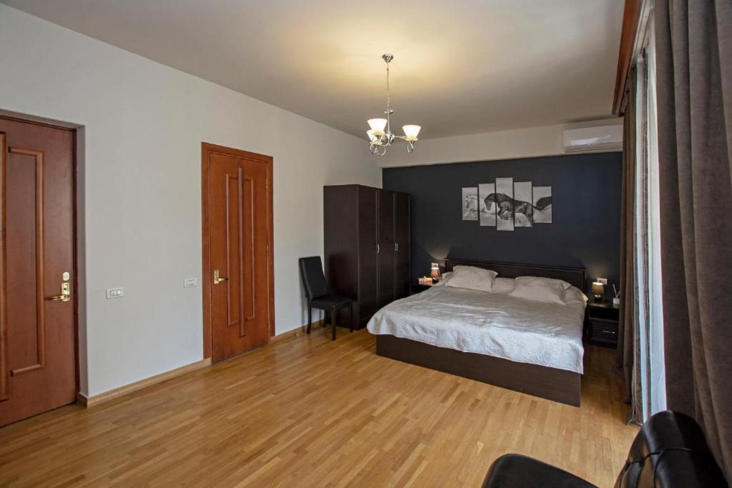 Hotel Season Erévan Extérieur photo