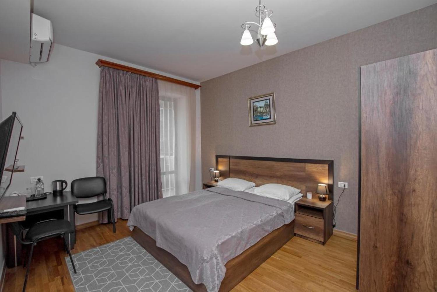 Hotel Season Erévan Extérieur photo