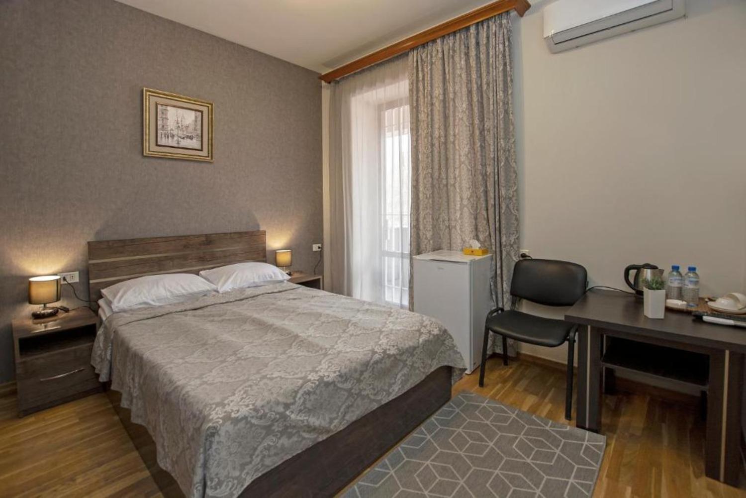 Hotel Season Erévan Extérieur photo